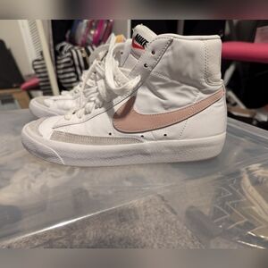 Nike Blazers 77 mid women's 6